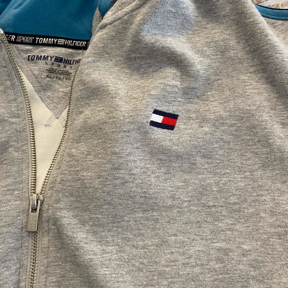 Tommy Hilfiger Sweater - Picture 3 of 3